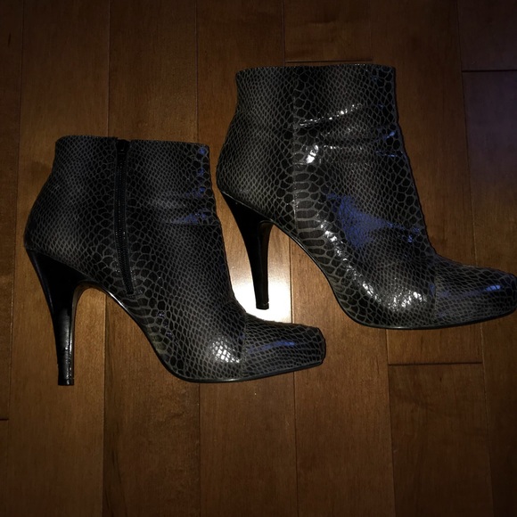 nine west snake booties